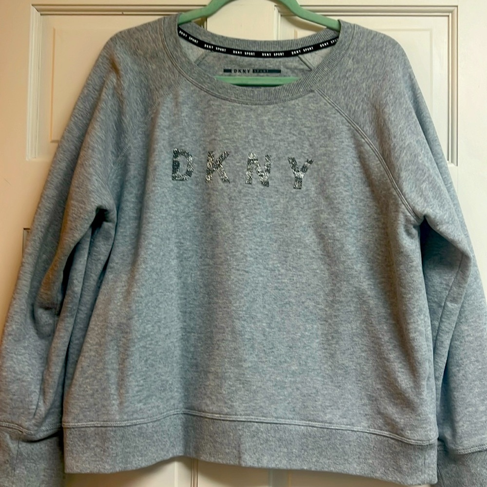 DKNY sparked letters size XL